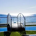Mar Azul Entre Dos Mares *