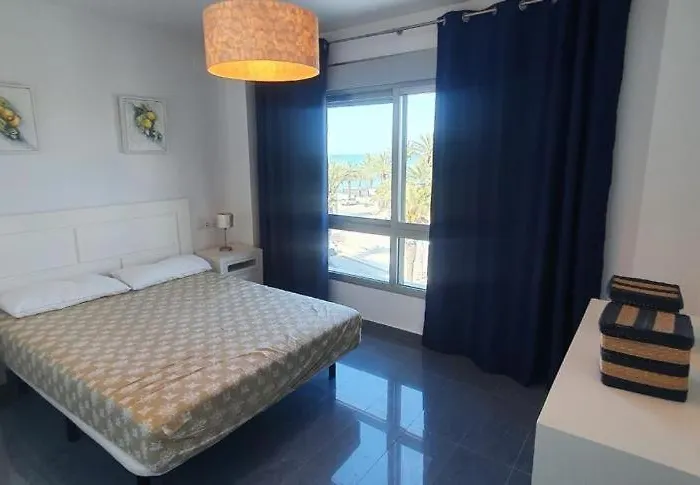 Mar Azul Entre Dos Mares *